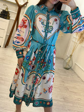 Cargar imagen en el visor de la galería, VALDA - Vestido midi azul estampado