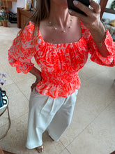 Cargar imagen en el visor de la galería, YUNA - Blusa estampada naranja