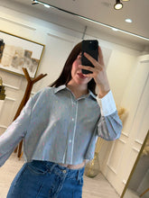 Cargar imagen en el visor de la galería, MISAKI - Blusa negra