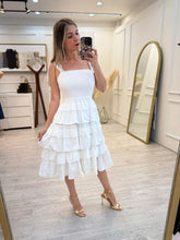 Cargar imagen en el visor de la galería, BERNARDA - Vestido midi blanco