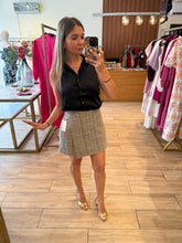 Cargar imagen en el visor de la galería, REGINA - Falda short tweed