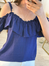 Cargar imagen en el visor de la galería, GUILLERMINA - Blusa azul marino tirantes