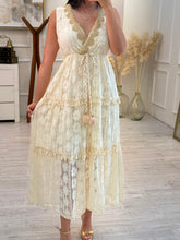 Cargar imagen en el visor de la galería, BELINDA - Maxi vestido beige