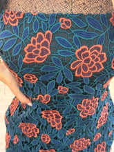 Cargar imagen en el visor de la galería, DAMIANA - Maxi vestido azul con negro