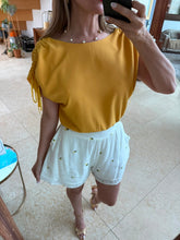 Cargar imagen en el visor de la galería, GIULIA - Blusa amarilla