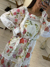 Cargar imagen en el visor de la galería, CLARISA – Maxi vestido blanco floral con encaje