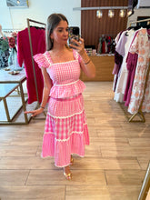 Cargar imagen en el visor de la galería, AENOR - Set blusa y falda rosa cuadros