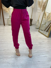 Cargar imagen en el visor de la galería, JOSEFA - Pantalon fucsia