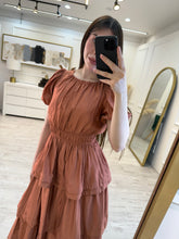 Cargar imagen en el visor de la galería, TOMASA - Maxi vestido ocre