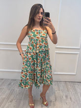 Cargar imagen en el visor de la galería, ANNE - Vestido corto verde estampado