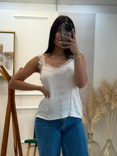 Cargar imagen en el visor de la galería, ELOISE - Blusa tirantes avena