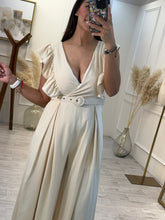 Cargar imagen en el visor de la galería, VIOLETA – Palazzo beige con olanes y cinturón