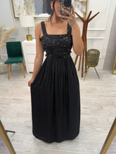 Cargar imagen en el visor de la galería, CORALINE - Maxi vestido negro