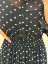 Cargar imagen en el visor de la galería, DARLEEN - Maxi vestido negro estampado