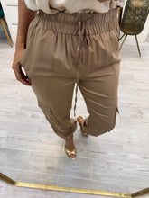 Cargar imagen en el visor de la galería, PETRA - Pantalón canela