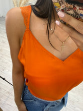 Cargar imagen en el visor de la galería, DIANE - Blusa naranja