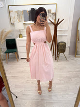Cargar imagen en el visor de la galería, YULISSA - Vestido midi rosa