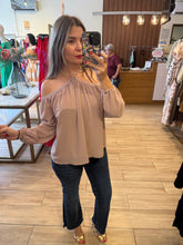 Cargar imagen en el visor de la galería, JOSEFINA - Blusa rosa palo