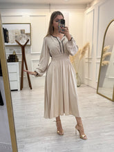 Cargar imagen en el visor de la galería, ROSALYN - Maxi vestido beige