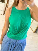 Cargar imagen en el visor de la galería, DANAE - Blusa verde sin mangas