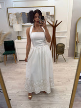 Cargar imagen en el visor de la galería, MARIPAZ - Maxi vestido blanco