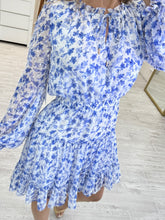 Cargar imagen en el visor de la galería, PHOEBE - Vestido corto estampado azul