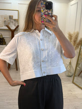 Cargar imagen en el visor de la galería, SABRINA - Camisa blanca manga corta