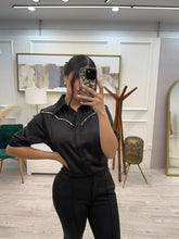 Cargar imagen en el visor de la galería, DANNA - Blusa negra