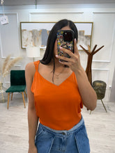 Cargar imagen en el visor de la galería, DIANE - Blusa naranja