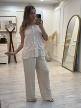 Cargar imagen en el visor de la galería, MERYL - Set pantalón y blusa beige
