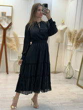Cargar imagen en el visor de la galería, ANAHI – Vestido midi negro manga larga