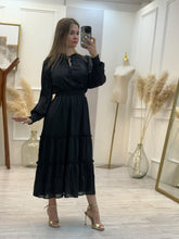 Cargar imagen en el visor de la galería, ANAHI – Vestido midi negro manga larga