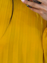Cargar imagen en el visor de la galería, MARLENE - Blusa amarilla