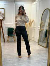 Cargar imagen en el visor de la galería, MILADY - Blusa beige