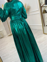 Cargar imagen en el visor de la galería, JASIRA - Maxi vestido verde metalico