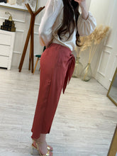 Cargar imagen en el visor de la galería, AIKO - Pantalón ocre.