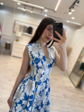 Cargar imagen en el visor de la galería, ILSE - Maxi vestido azul floral
