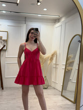 Cargar imagen en el visor de la galería, DUBLIN - Vestido corto rojo tirantes