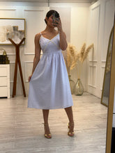 Cargar imagen en el visor de la galería, REMEDIOS - Vestido midi cuadros tirantes