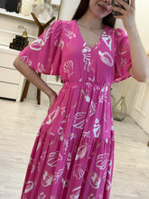 Cargar imagen en el visor de la galería, AIDA - Maxi vestido fucsia estampado