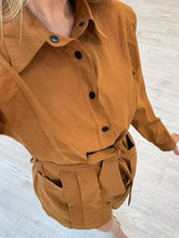 Cargar imagen en el visor de la galería, EUGENIA - Vestido corto marron
