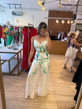 Cargar imagen en el visor de la galería, HAYDEE - Set pantalon y blusa blanco con verde