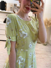 Cargar imagen en el visor de la galería, BENITA - Vestido midi floral