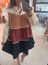 Cargar imagen en el visor de la galería, FENNA - Vestido corto multicolor