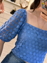 Cargar imagen en el visor de la galería, ENCARNACIÓN - Blusa azul