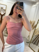 Cargar imagen en el visor de la galería, ARIADNE - Set sueter y blusa rosa