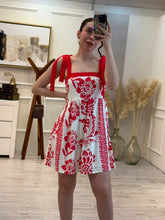 Cargar imagen en el visor de la galería, EDILIA - Vestido corto estampado rojo