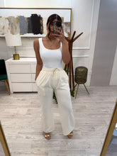 Cargar imagen en el visor de la galería, SAMIRA - Pantalón hueso