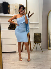 Cargar imagen en el visor de la galería, JADE - Vestido midi asimétrico azul claro