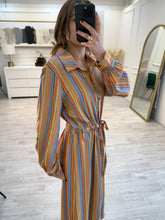 Cargar imagen en el visor de la galería, OTILIA - Maxi vestido naranja rayas